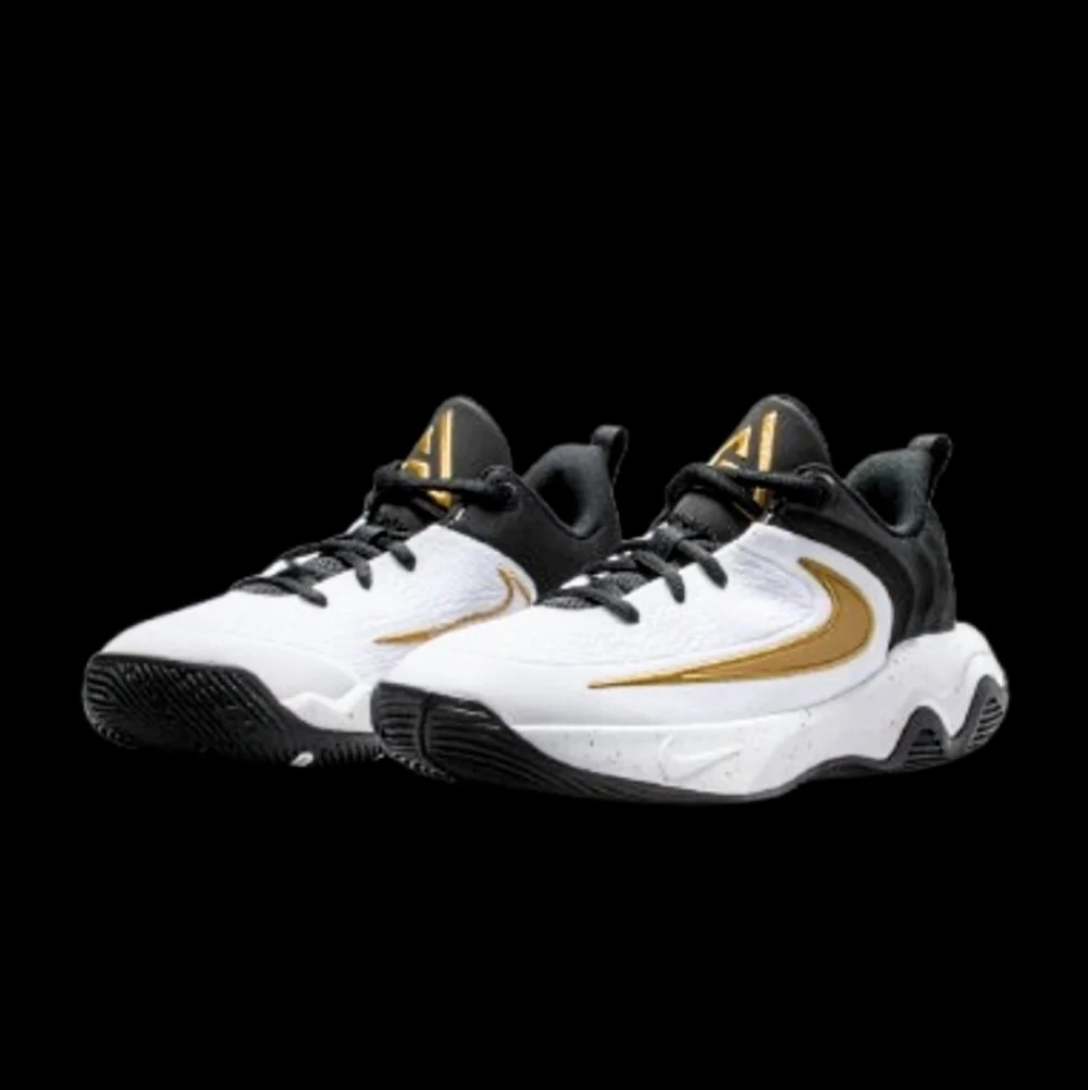 Nike Giannis Immortality 4 Kids Size 7Y/Womens 8.5 White Black Gold